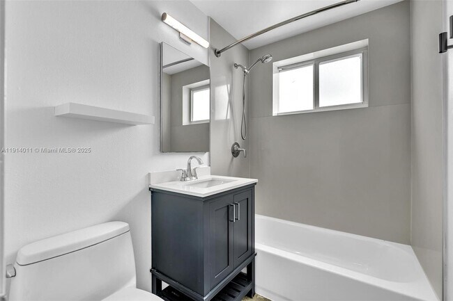 Building Photo - 9200 E Bay Harbor Dr