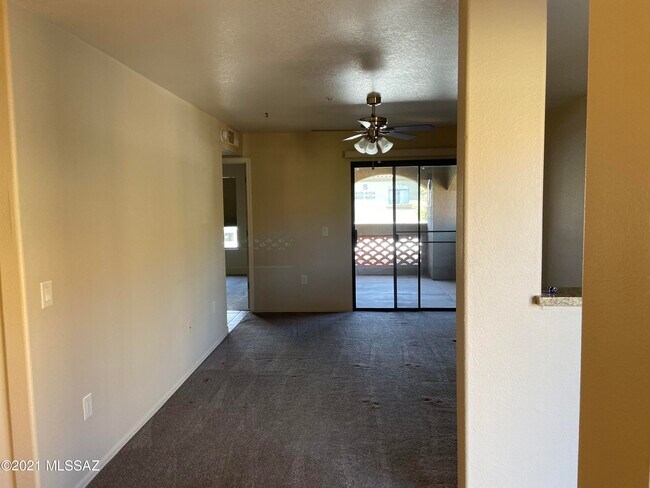 Building Photo - 5751 N Kolb Rd