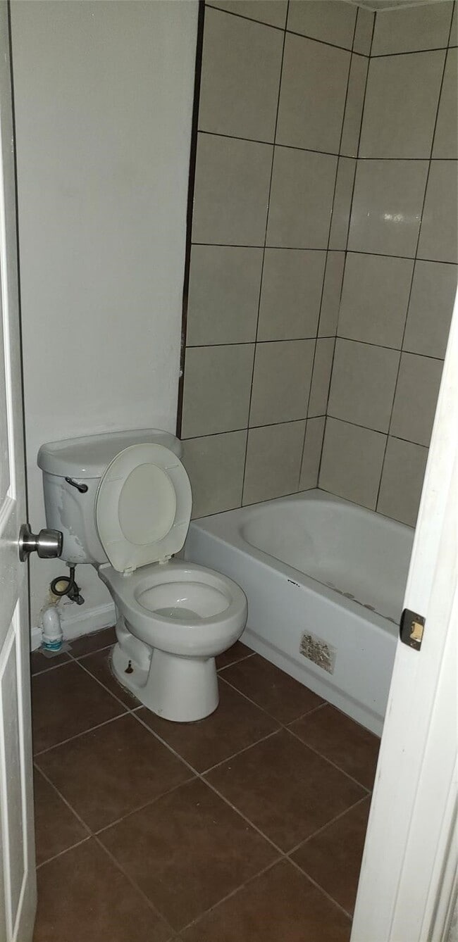 Building Photo - 302 71st St