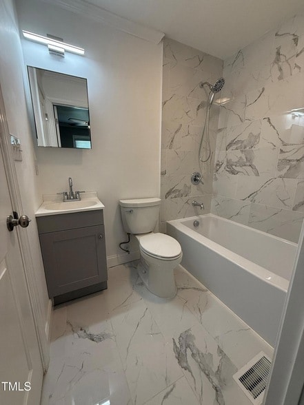 Building Photo - 215 Walnut St