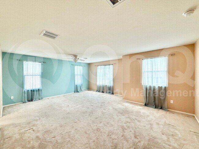 Building Photo - 218 N 109th Dr