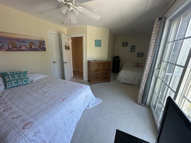 Building Photo - Winter Rental, Coastal Living Done Right – 4BR, 3BA, Fully Furnished