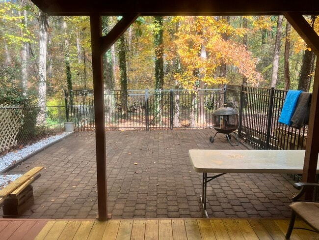 Building Photo - 7272 Shellburne Dr