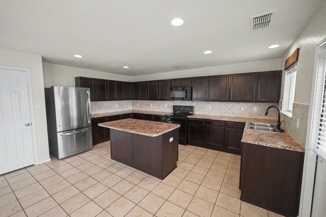 Building Photo - Spacious Cul-de-Sac Home in Bulverde Village - Realtor Commission: $500