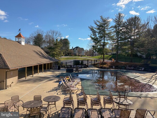 Building Photo - 814 Pritchard Pl