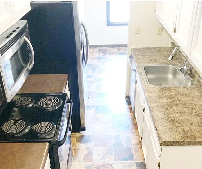 Building Photo - 1218 Trailwood N