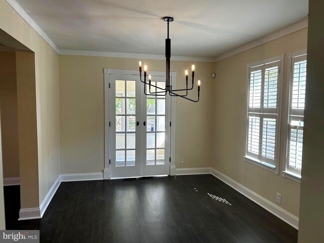 Building Photo - 614 Linden Ave