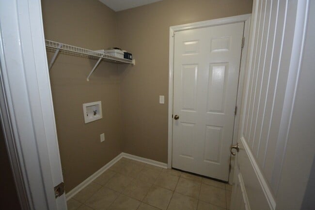 Building Photo - 45 Crystal Lake Dr