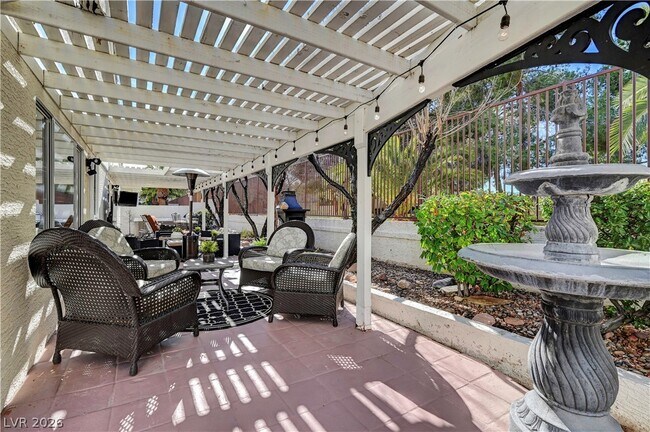 Building Photo - 1405 Sunblush Ln