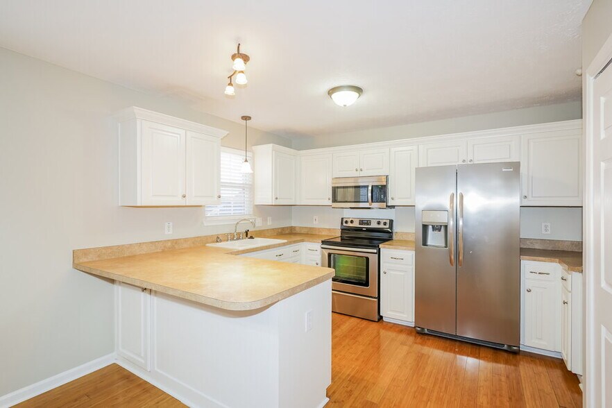 Building Photo - 606 Parrish Wood