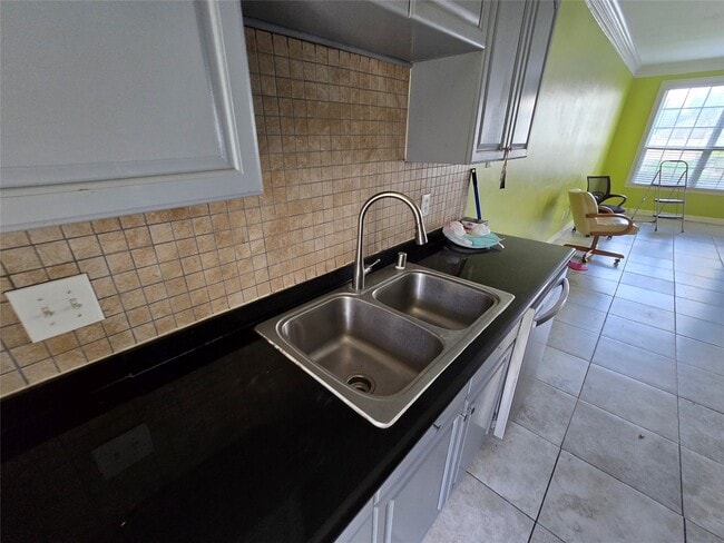 Building Photo - 11045 Landswalk Dr