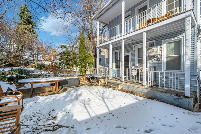 Building Photo - 5625 Post Rd