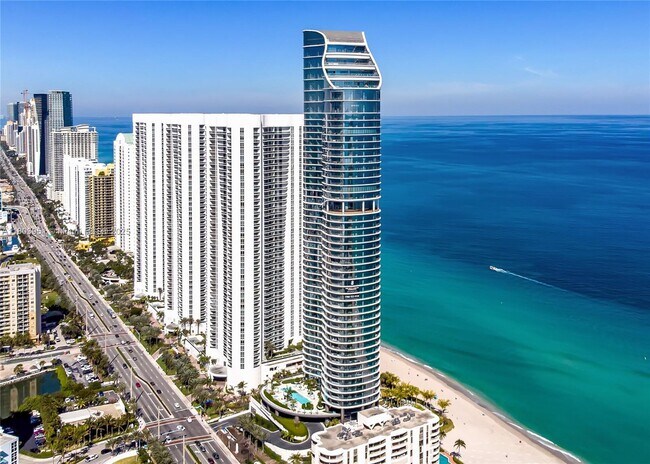 Building Photo - 15701 Collins Ave