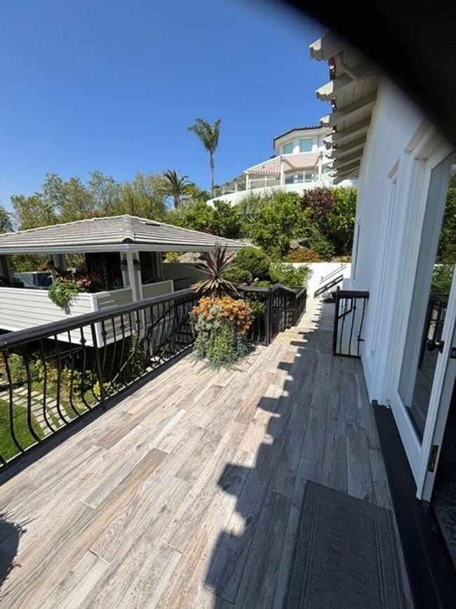 Building Photo - 30732 Paseo Elegancia