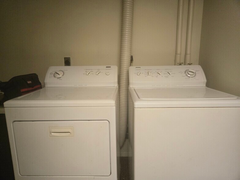 Full Size Washer and Dryer - 4534 Ohio St