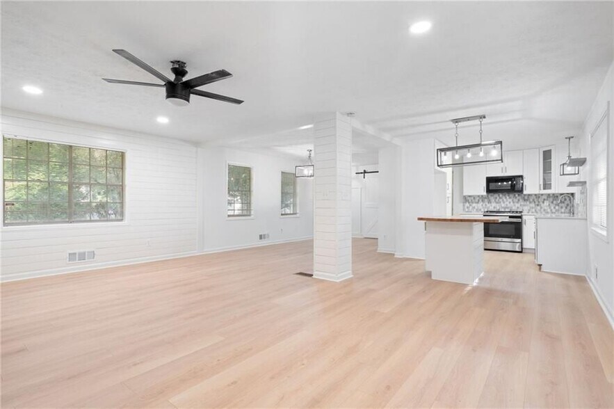 Building Photo - 920 Kings Ct