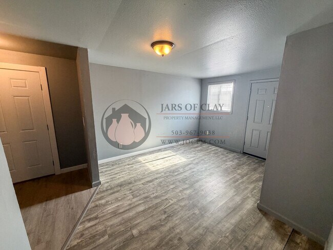 Building Photo - Dover Duplex 2025-1754