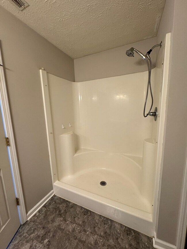 Building Photo - 684 Hummingbird Ln