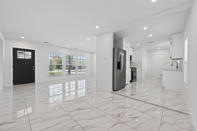 Building Photo - 2202 Alabama St