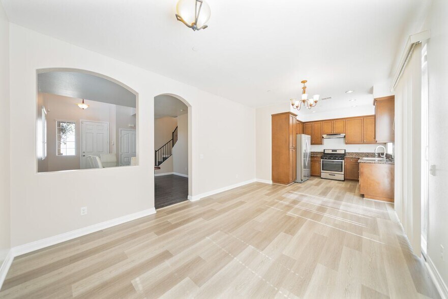 Building Photo - 3072 Parkway Cir