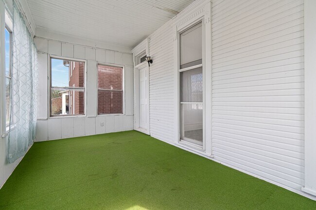Building Photo - Unbeatable 4 Bedroom home in Greensburg available July 1!