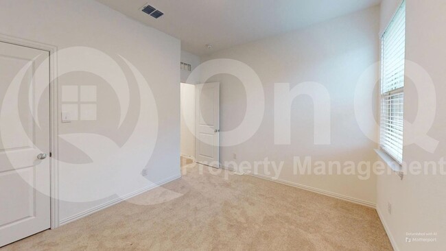 Building Photo - 1420 Rousseau Dr