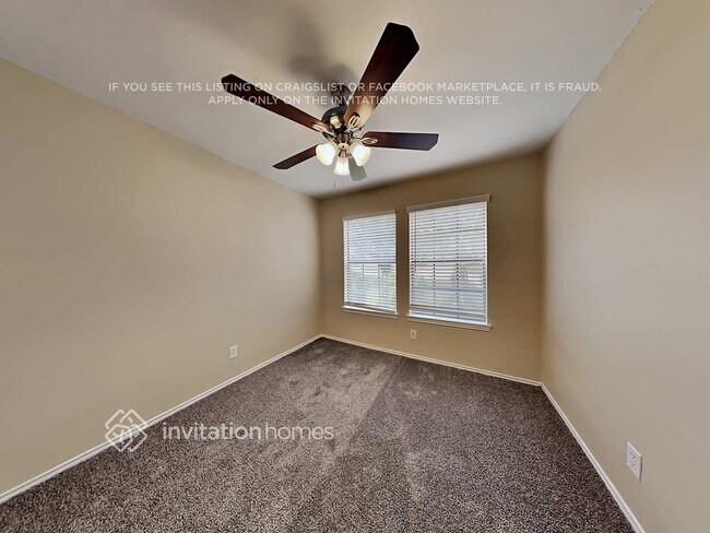 Building Photo - 927 Sylvan Creek Dr