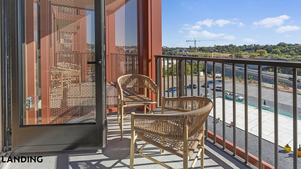 Building Photo - 632 Howard Rd SE