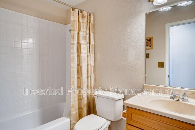 Building Photo - 16643 E Kent Dr