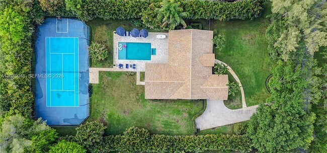 Building Photo - 8134 Twin Lake Dr