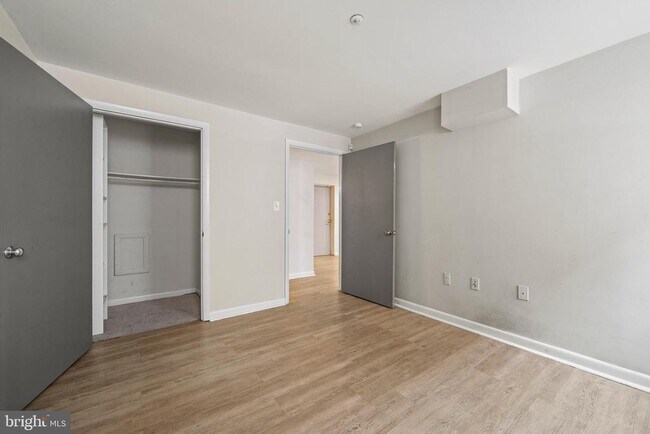 Building Photo - 2633 Adams Mill Rd NW