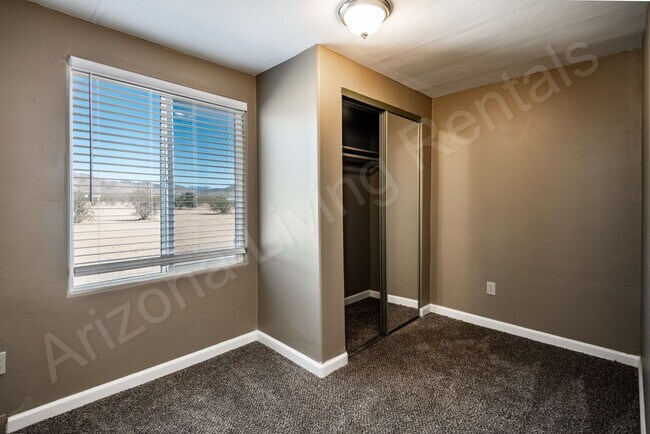 Building Photo - RENOVATED, PRIVATE & SPACIOUS HOME
