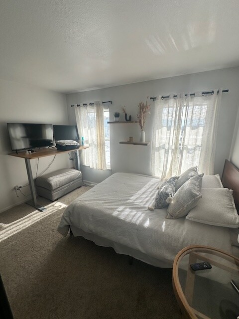 Building Photo - 3025 Umatilla St