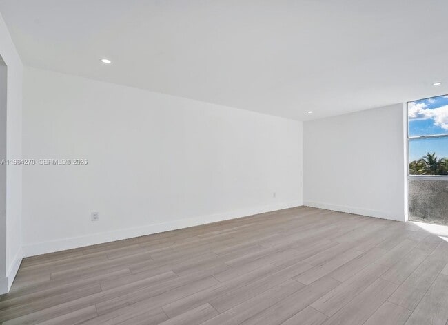 Building Photo - 2350 NE 135th St