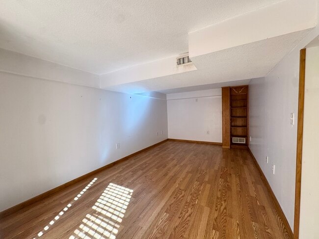 Building Photo - 3640 Walnut St