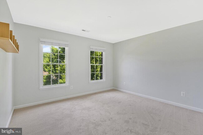 Building Photo - 10857 Hunter Gate Way