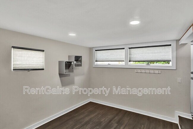 Building Photo - 5084 Atlantic View