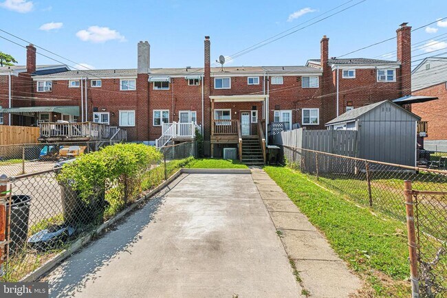 Building Photo - 8272 Kavanagh Rd