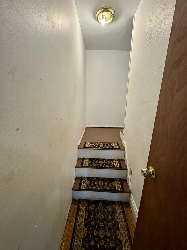 Building Photo - 4451 Highridge St