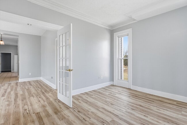 Building Photo - 156 N Broadway