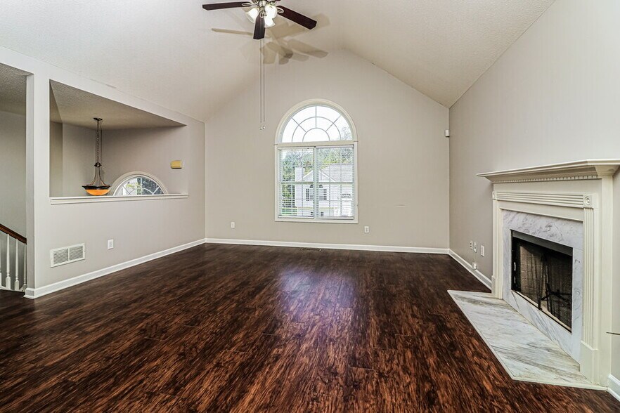 Building Photo - 5879 Newnan Ct