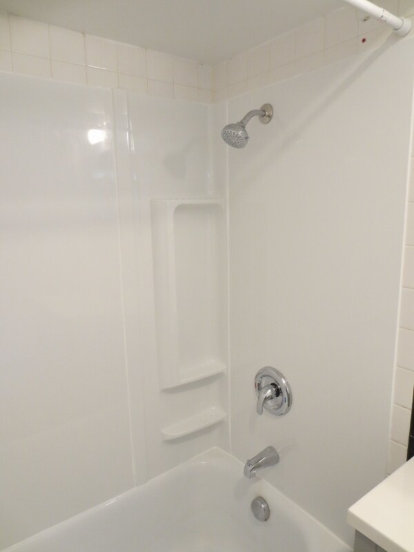 Building Photo - 2421 Beechwood Blvd