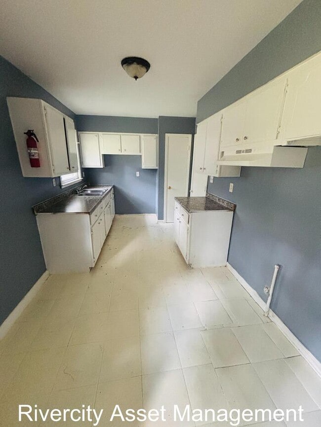 Building Photo - Beauty IN Frayser!!!!! A MUST see, Section...