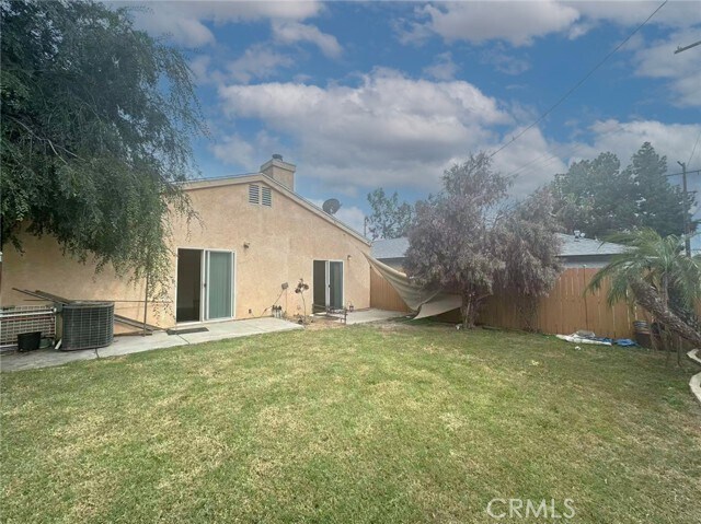 Building Photo - 928 S Bon View Ave