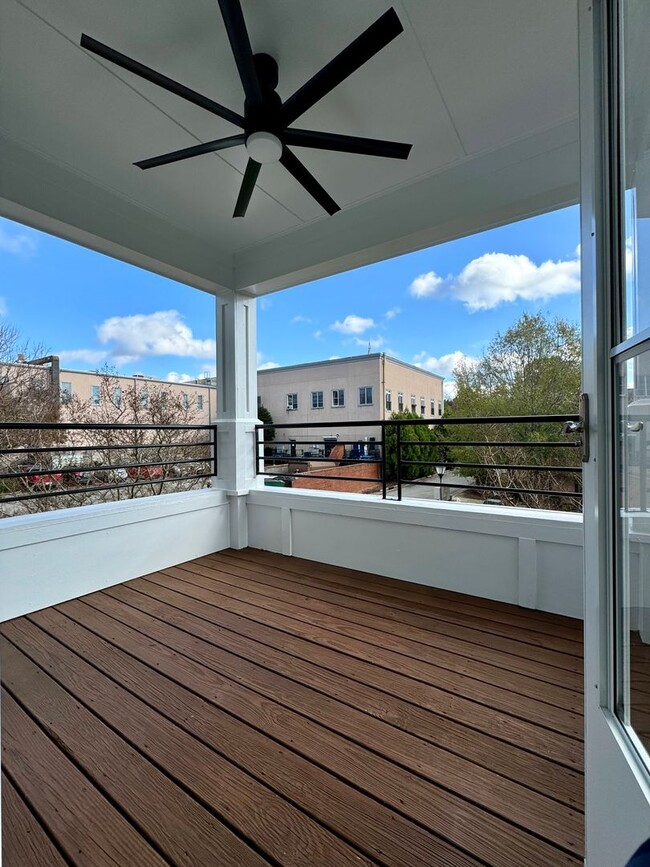 Building Photo - RARE two-bedroom condo in Southern Village.