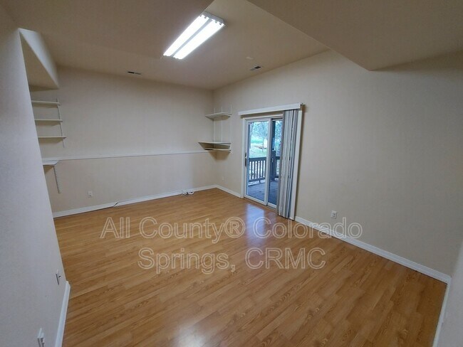 Building Photo - 5035 Langdale Way
