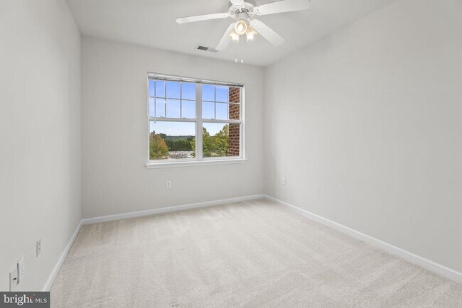 Building Photo - 12929 Centre Park Cir