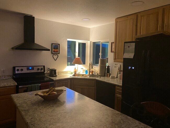 Building Photo - 14150 Lazy River Dr