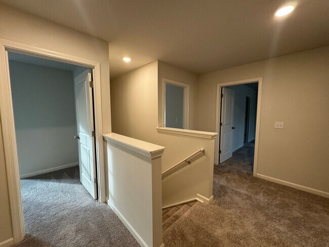 Building Photo - Newer 4BR 2.5BA Home!