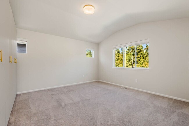 Building Photo - 21112 42nd Dr SE